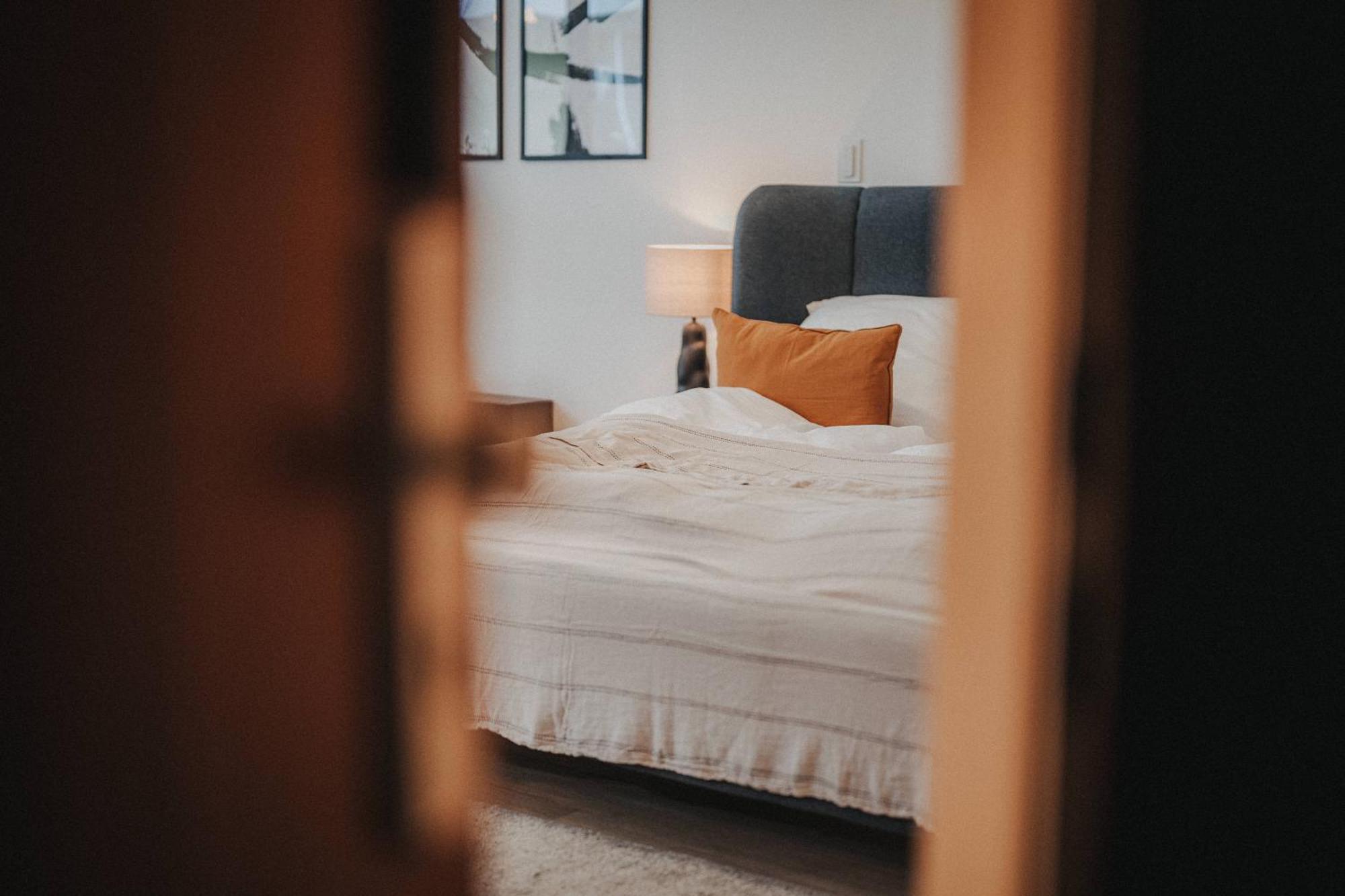 Downtown Apartment Mit Luxusbad Am Hafen Nur 5 Minuten Zu Fuss In Die Innenstadt Und Zum Bahnhof! Oldenburg Kültér fotó