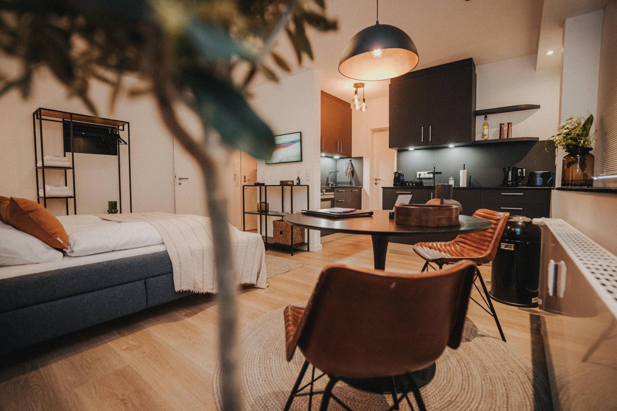 Downtown Apartment Mit Luxusbad Am Hafen Nur 5 Minuten Zu Fuss In Die Innenstadt Und Zum Bahnhof! Oldenburg Kültér fotó